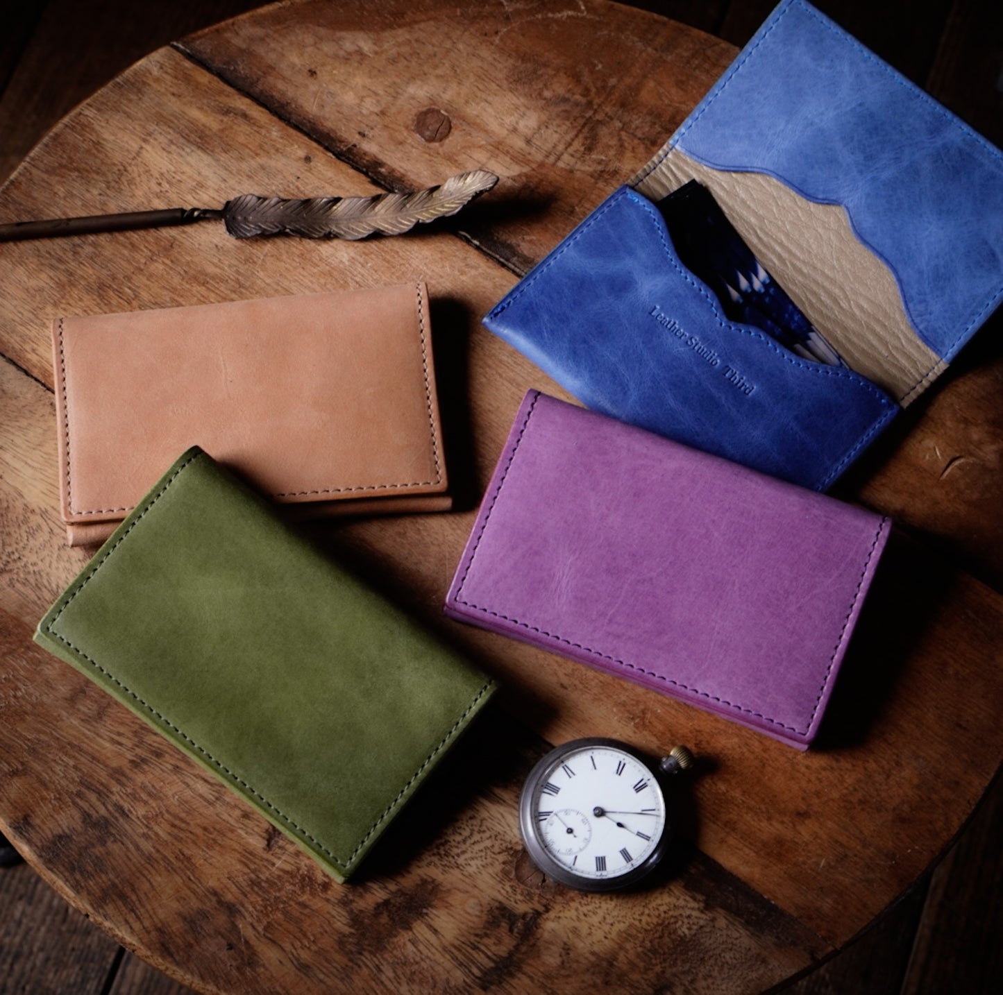 Business card holder Pom (limited color)